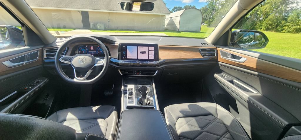 Used 2025 Volkswagen Atlas SE AWD/4WD image 22
