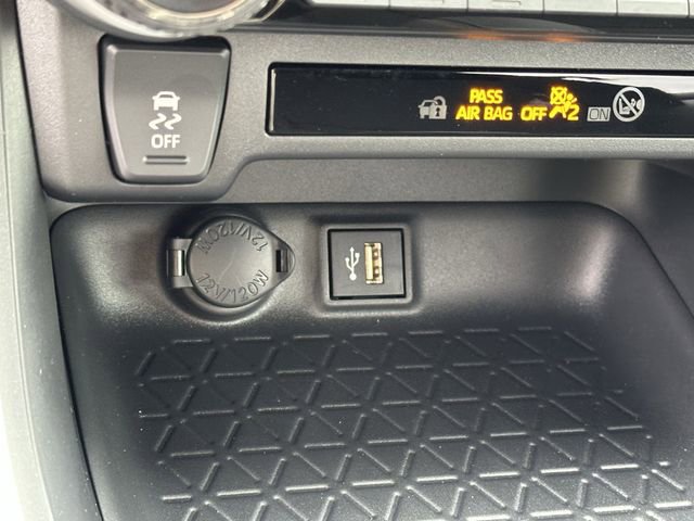 Used 2025 Toyota RAV4 LE image 20