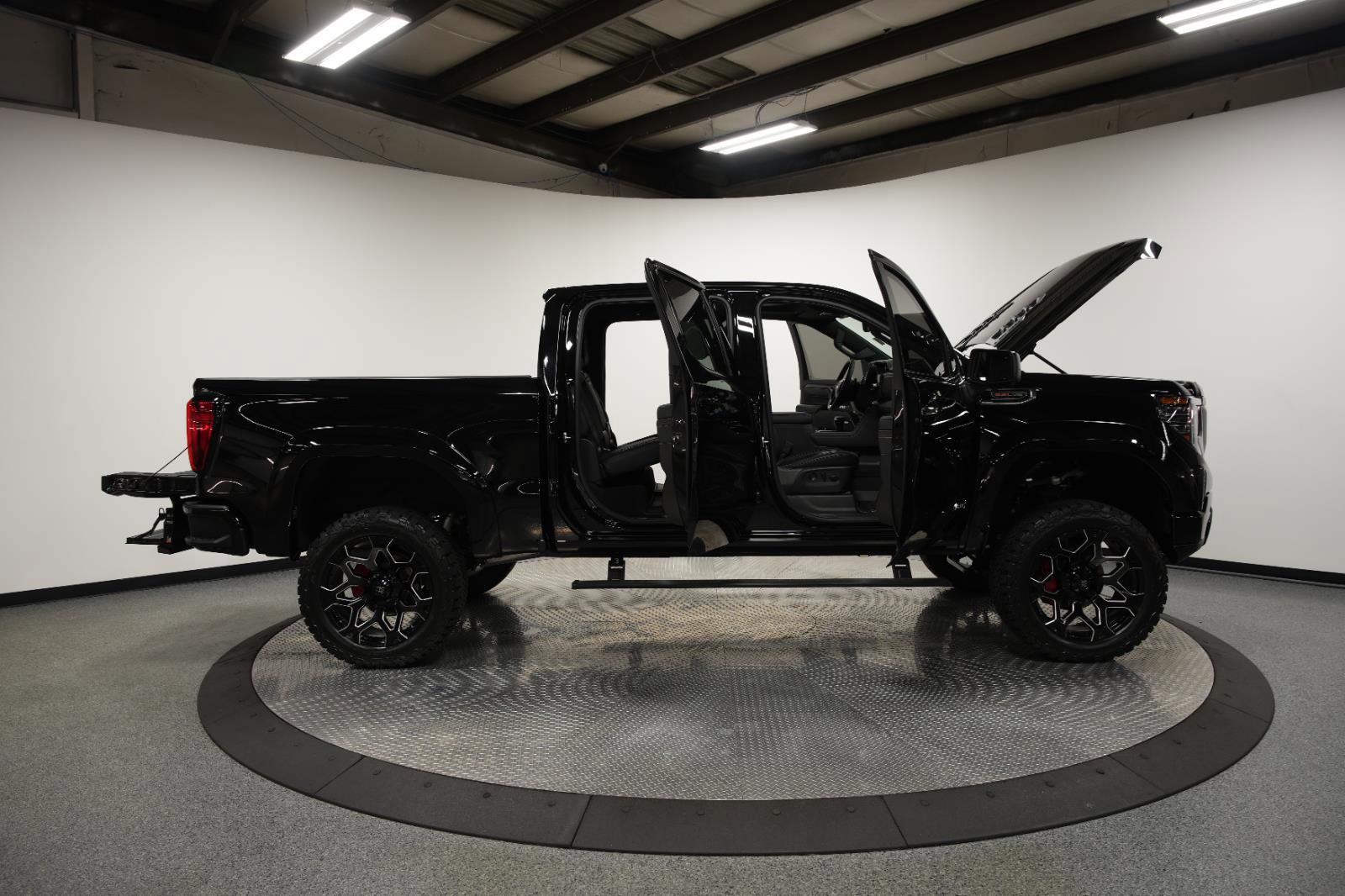 Used 2025 GMC Sierra 1500 AT4 w/ AT4 Premium Package image 14