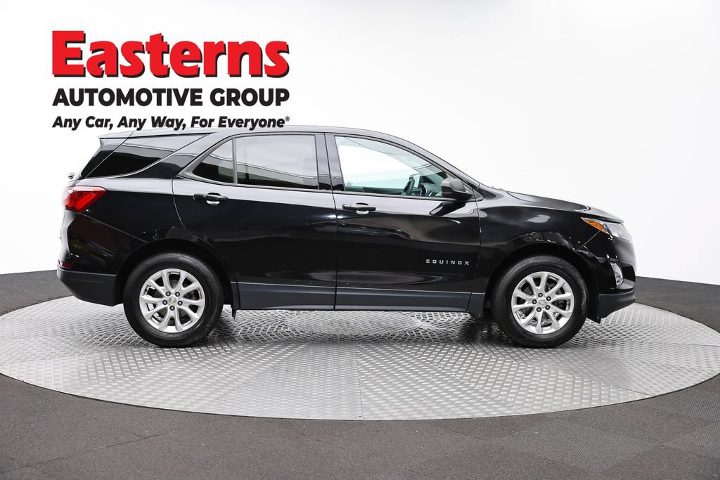 Used 2019 Chevrolet Equinox LS w/ LS Convenience Package AWD/4WD image 4