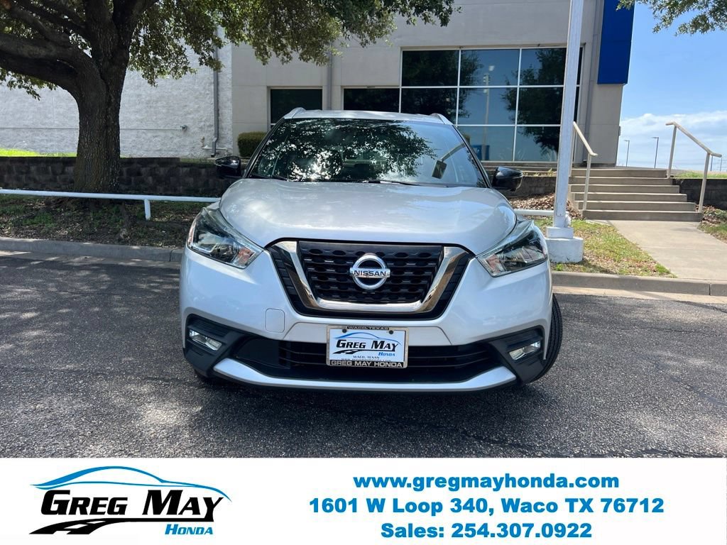 Used 2019 Nissan Kicks SR w/ SR Premium Package FWD image 2