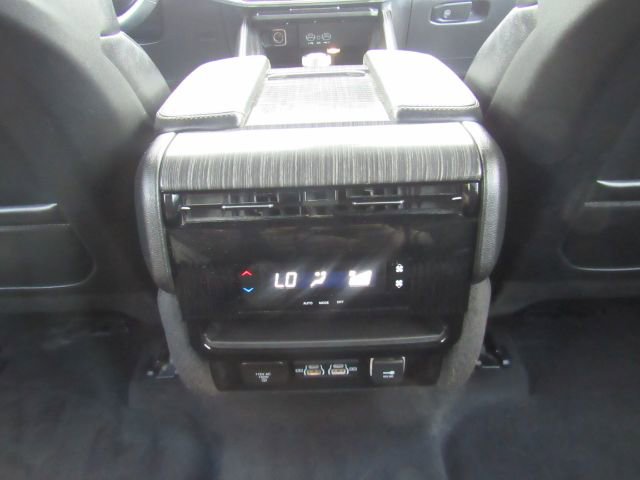 Used 2024 Jeep Wagoneer Series II w/ Flexible Seating Group image 30