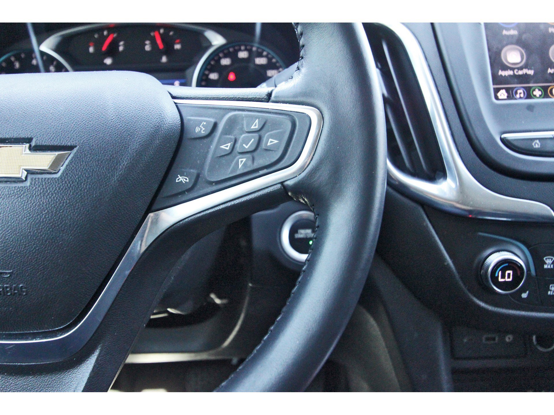 Used 2020 Chevrolet Equinox LT image 18