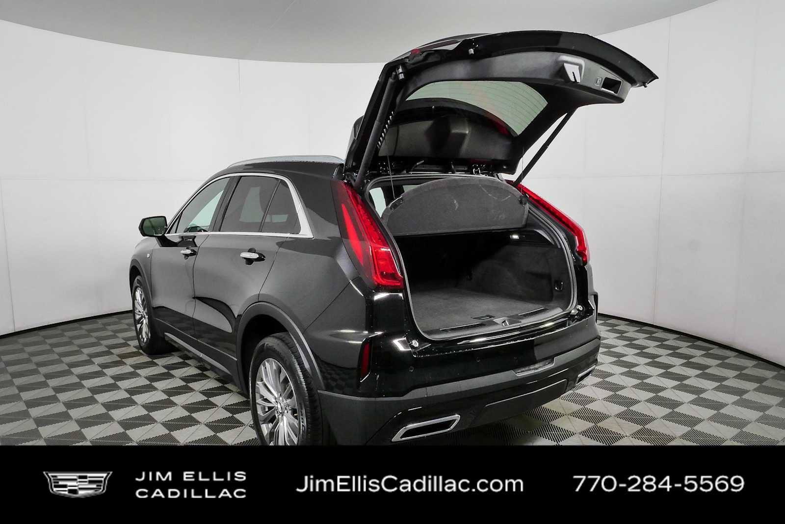 Certified 2025 Cadillac XT4 Premium Luxury FWD image 31