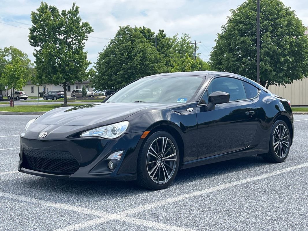 Used 2016 Scion FR-S RWD image 4