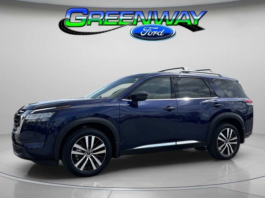 Used 2023 Nissan Pathfinder Platinum image 1