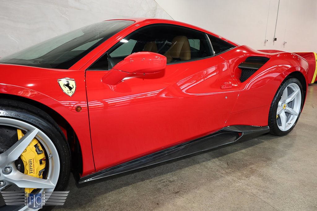 Used 2018 Ferrari 488 GTB RWD image 9