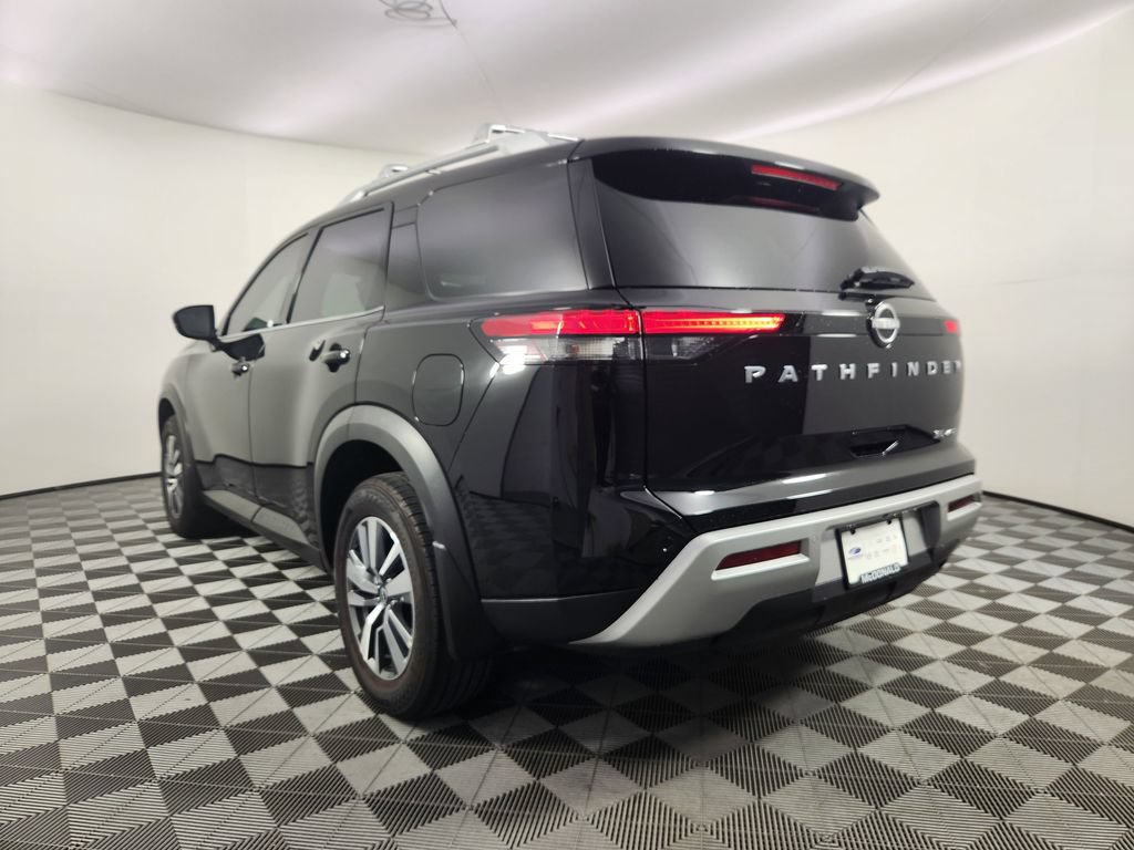 Used 2024 Nissan Pathfinder SL AWD/4WD image 3