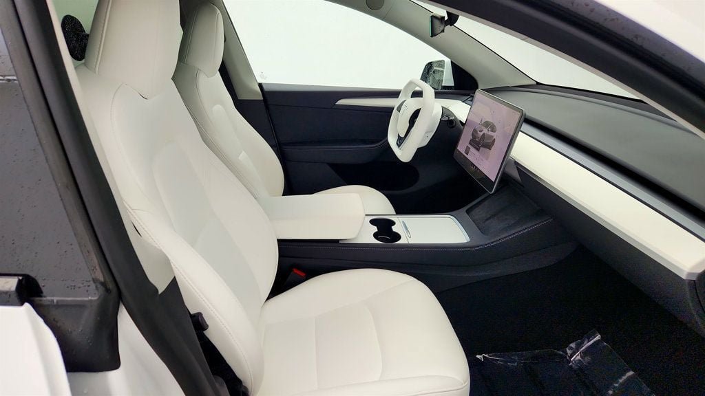 Used 2023 Tesla Model Y Long Range AWD/4WD image 27