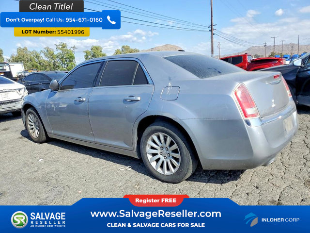 Used 2014 Chrysler 300 RWD image 3