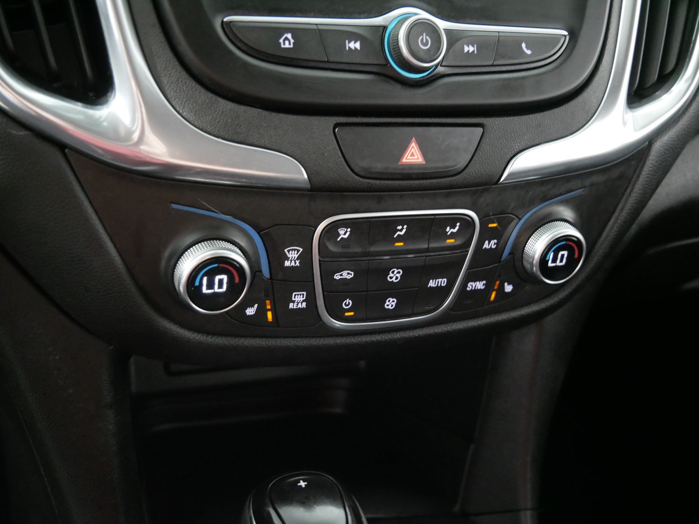 Used 2020 Chevrolet Equinox LT AWD/4WD image 23