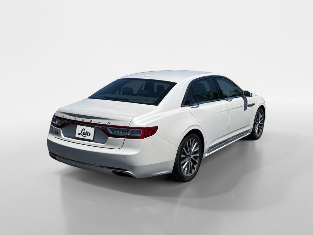 Used 2017 Lincoln Continental Select w/ Climate Package AWD/4WD image 4