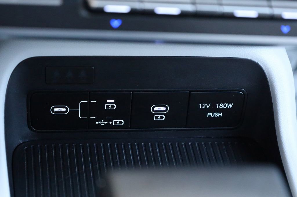 Used 2025 Hyundai Kona SEL image 38