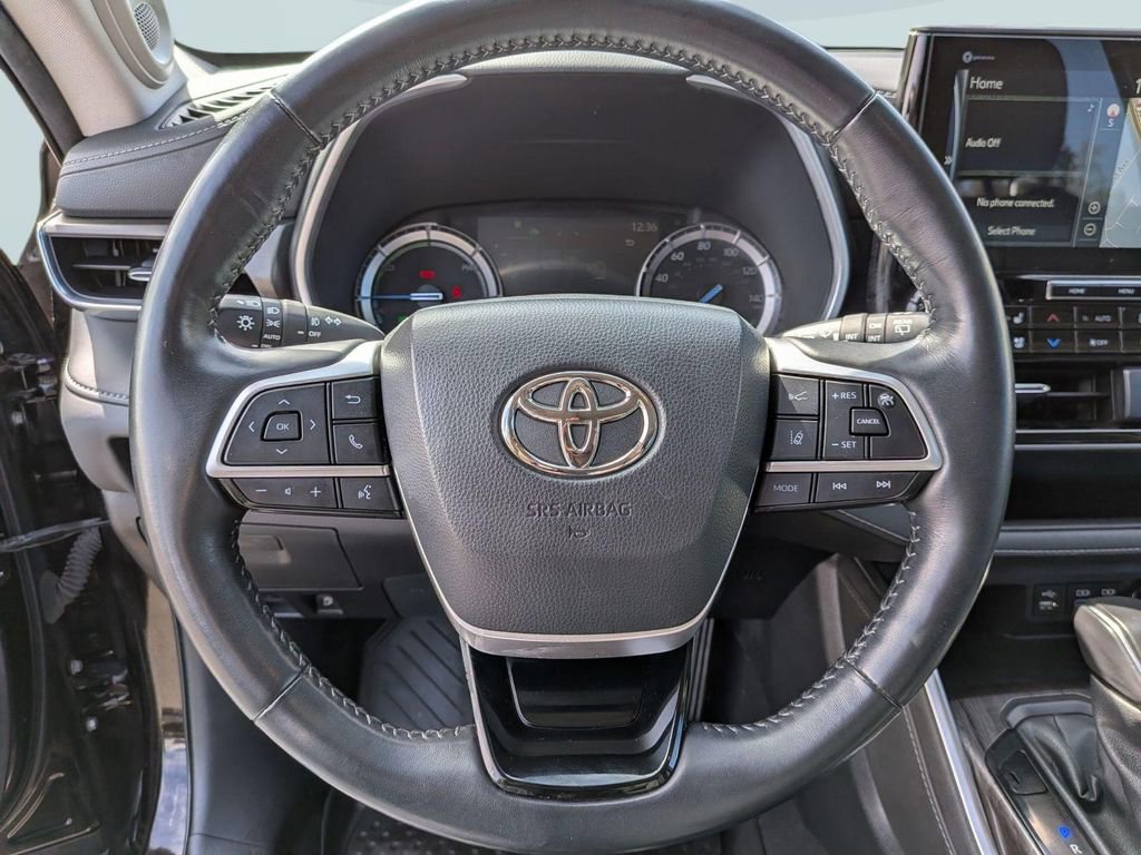 Used 2022 Toyota Highlander Limited image 13