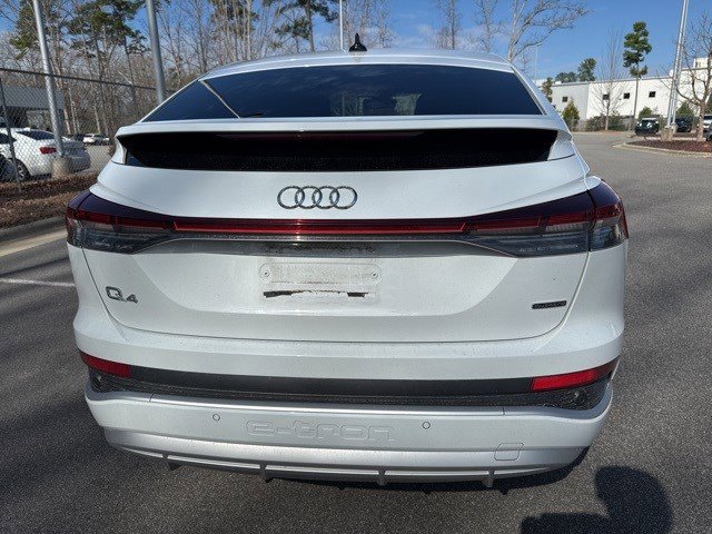 Used 2024 Audi Q4 e-tron Prestige image 6
