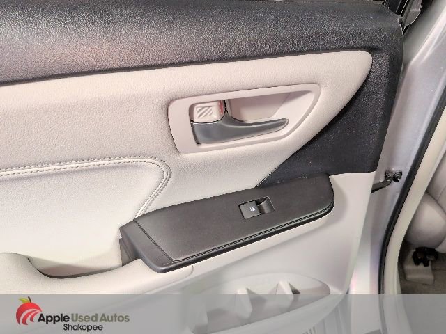 Used 2016 Toyota Camry XLE w/ Moonroof Package image 29