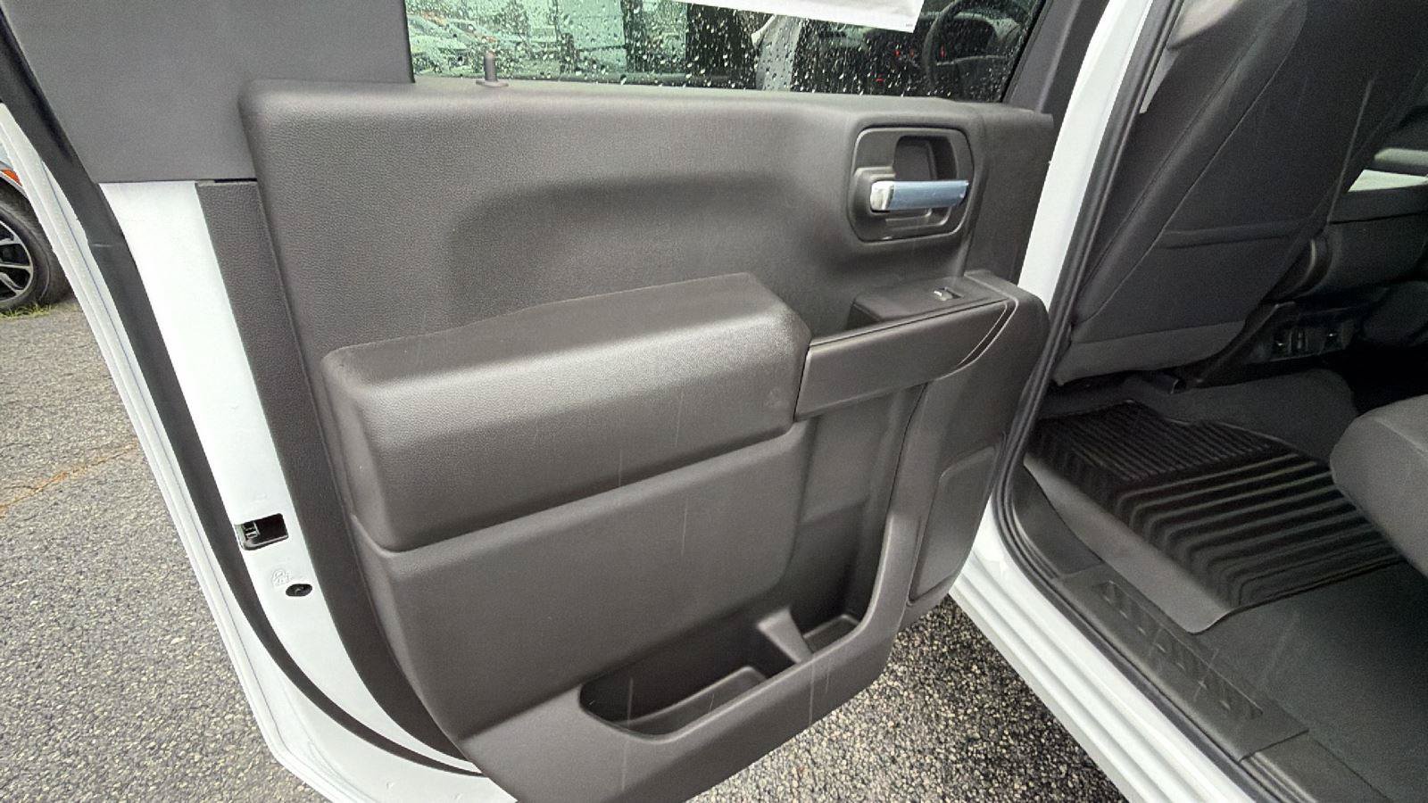 New 2026 Chevrolet Silverado 2500 Custom w/ Custom Value Package AWD/4WD image 16
