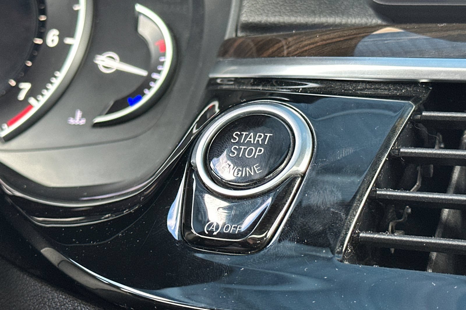 Used 2018 BMW 530i RWD image 21