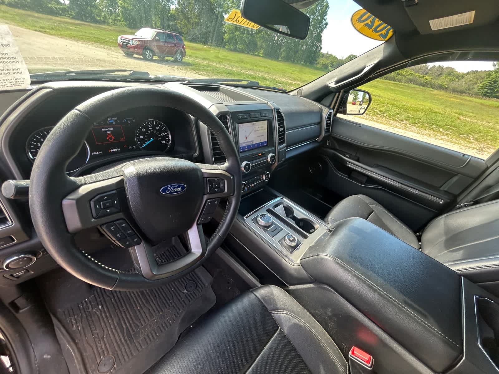 Used 2020 Ford Expedition XLT w/ Equipment Group 202A AWD/4WD image 11