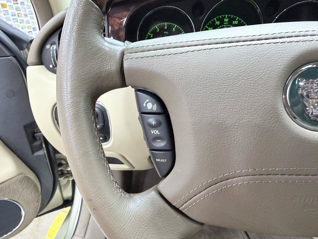 Used 2006 Jaguar XJ8 RWD image 40