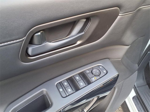 Certified 2024 Nissan Pathfinder SV image 17