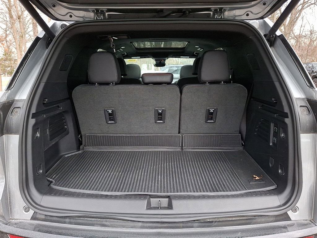 Used 2024 Chevrolet Traverse RS image 28