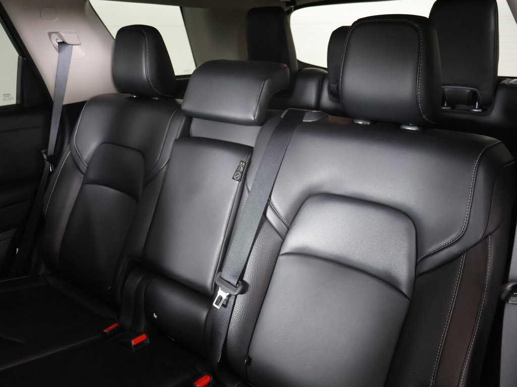 Used 2023 Nissan Pathfinder SL AWD/4WD image 32