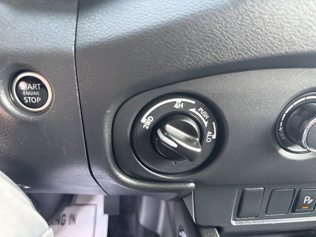 Used 2023 Nissan Frontier SV w/ Midnight Edition Package image 20