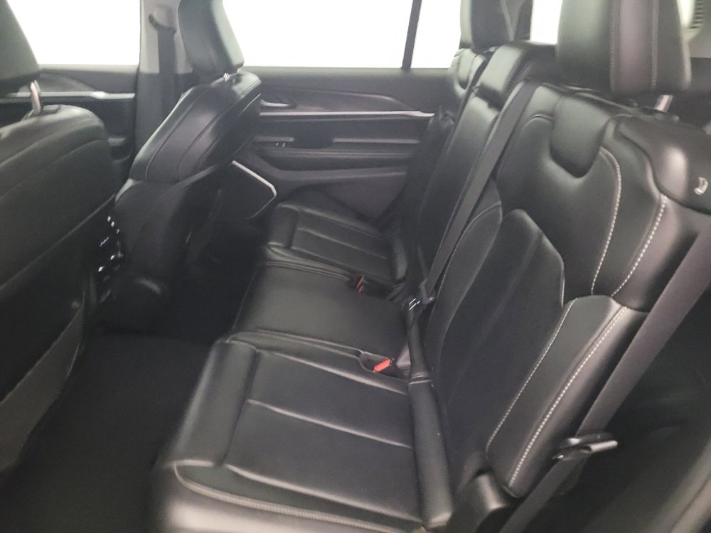 Used 2022 Jeep Grand Cherokee L Limited image 18