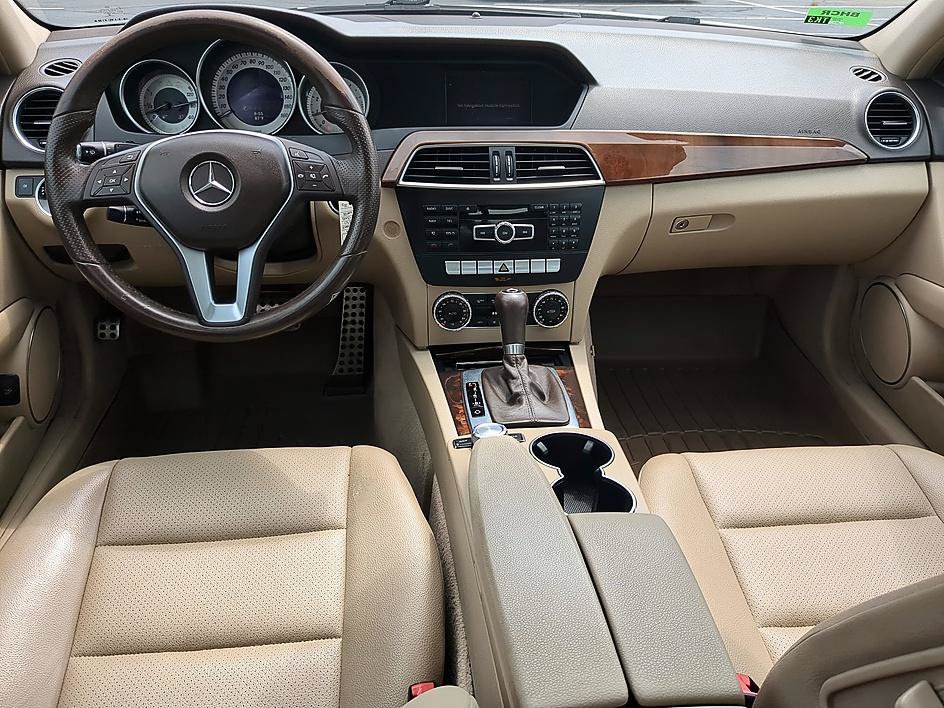 Used 2014 Mercedes-Benz C 250 Sedan image 30