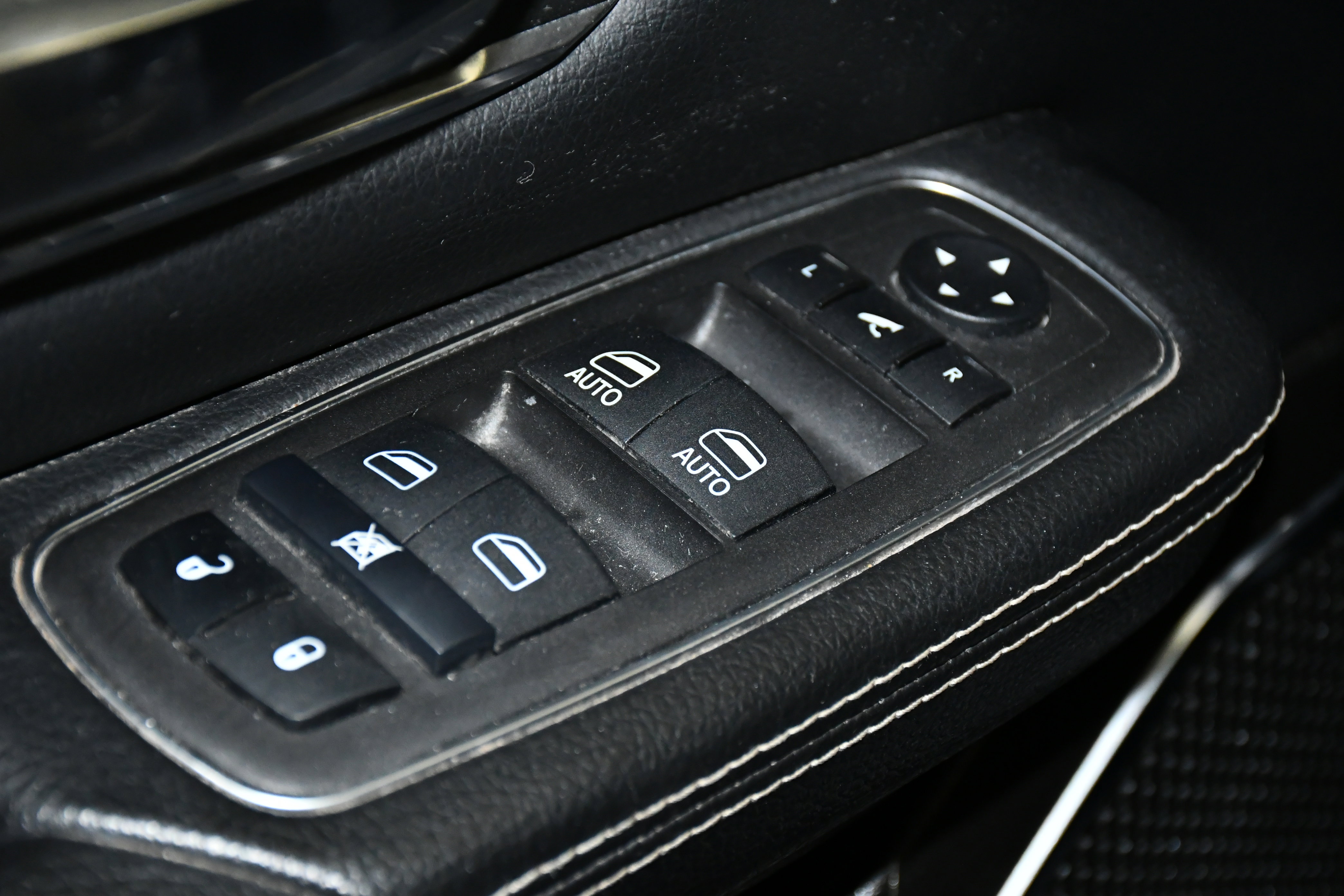 Used 2024 RAM 1500 Laramie image 35