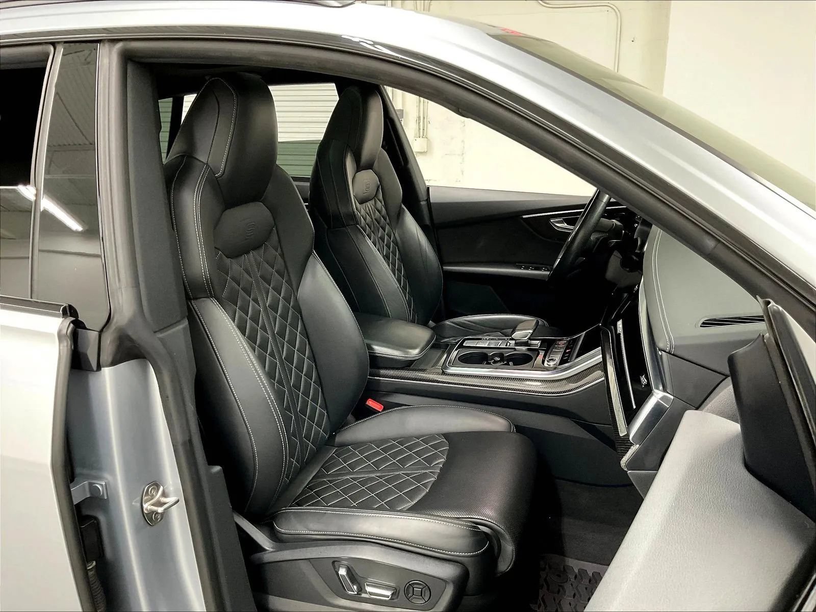 Used 2020 Audi SQ8 Prestige w/ Prestige Package AWD/4WD image 12