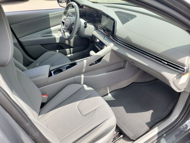 Certified 2025 Hyundai Elantra SEL FWD image 19