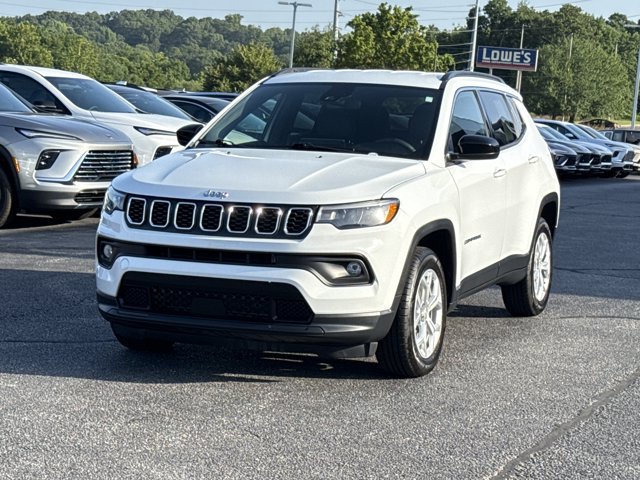 Used 2024 Jeep Compass Latitude AWD/4WD image 12