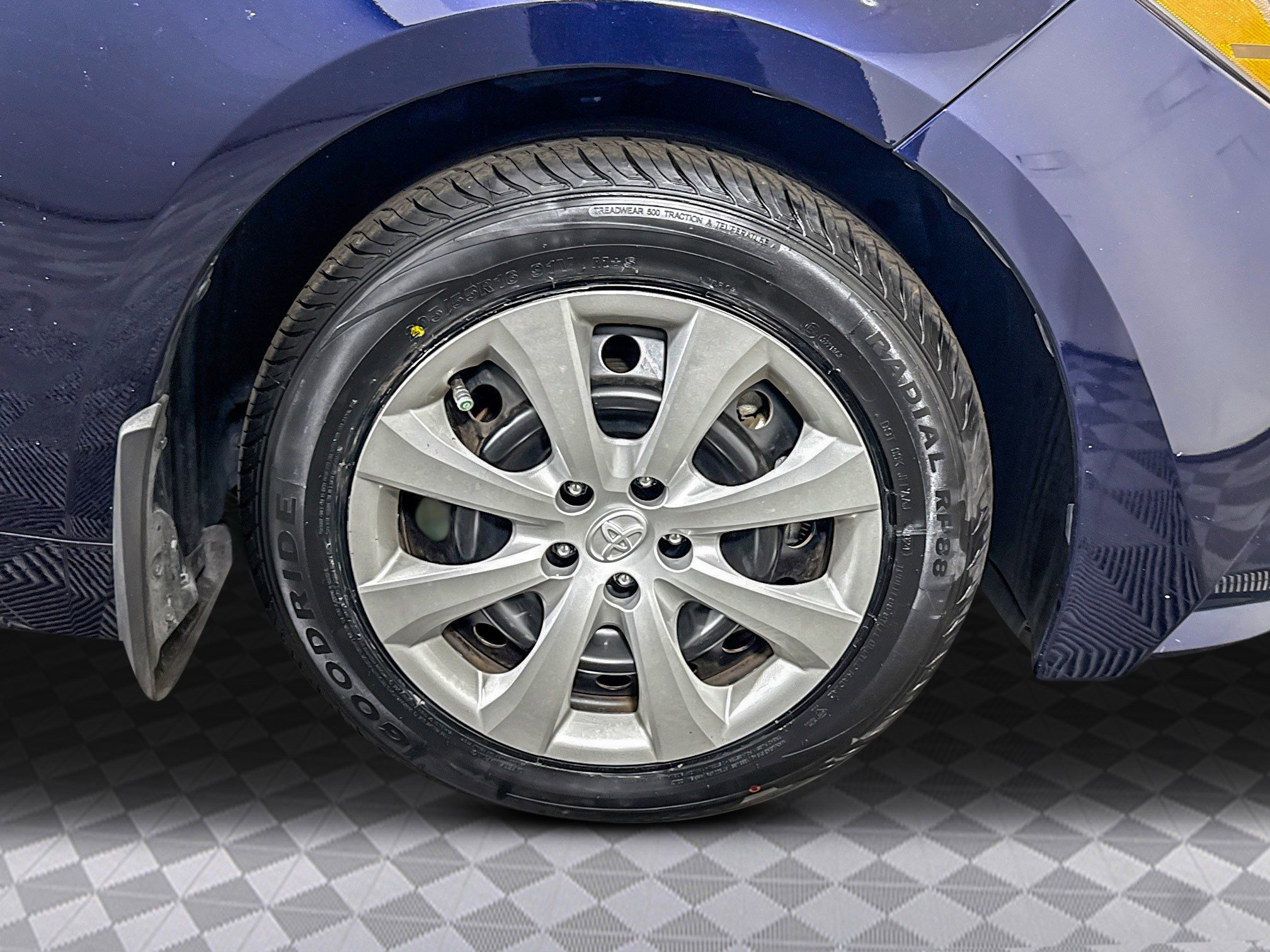 Used 2025 Toyota Corolla LE image 32