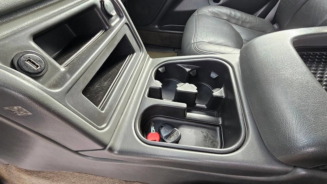 Used 2004 Chevrolet Silverado 2500 LT w/ Skid Plate Package image 29