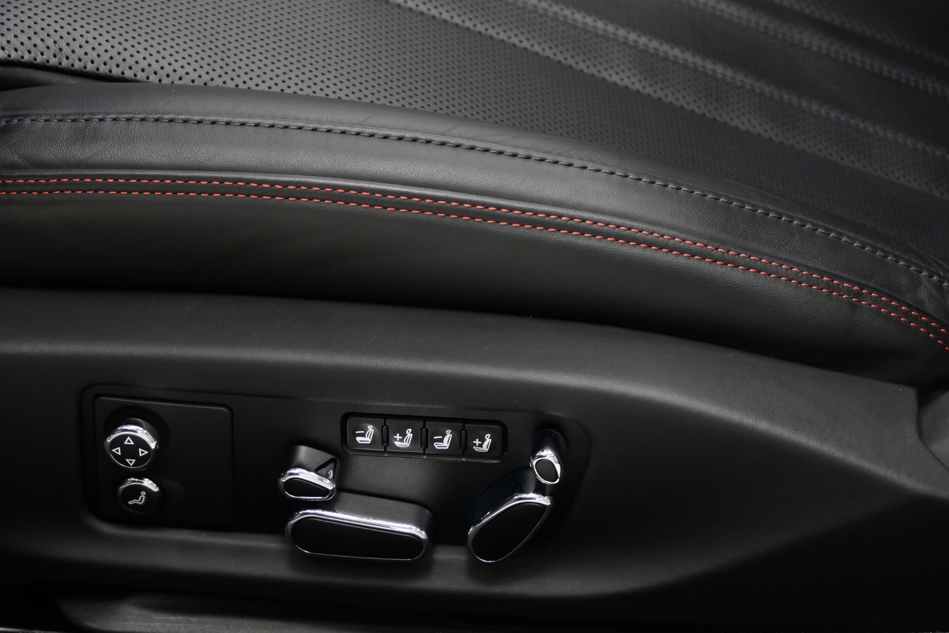 Used 2020 Bentley Continental GT V8 image 31