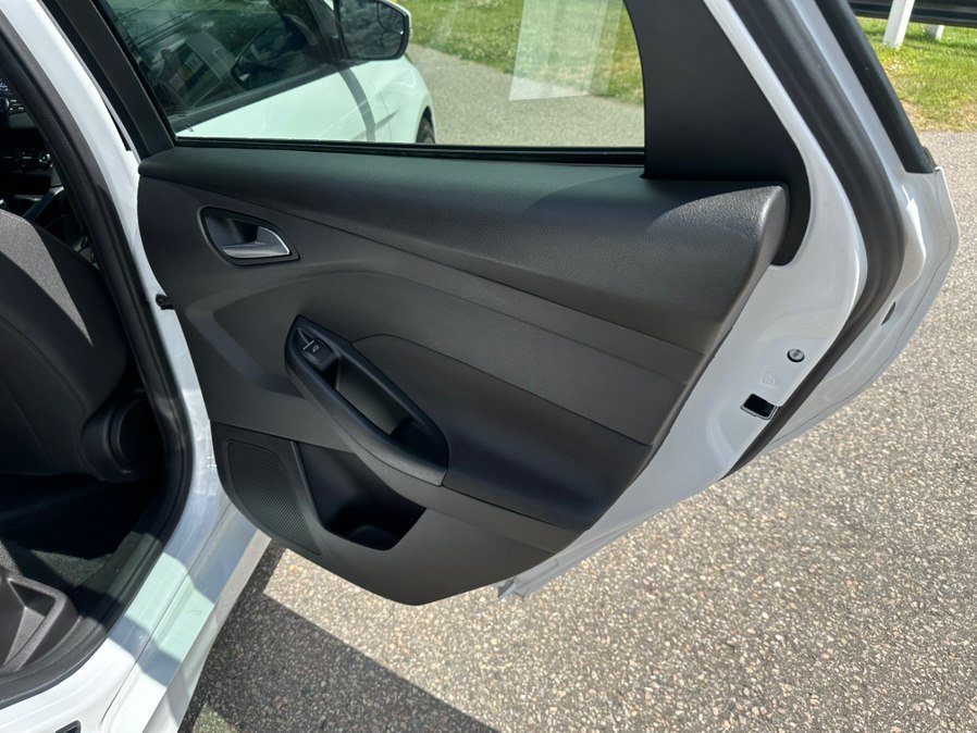 Used 2018 Ford Focus ST FWD image 17