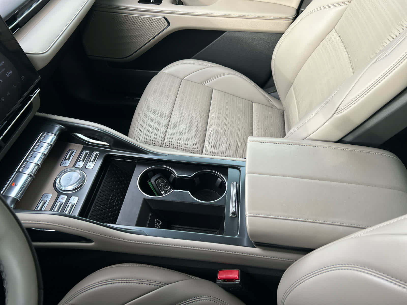 Used 2024 Lincoln Nautilus Reserve AWD/4WD image 56