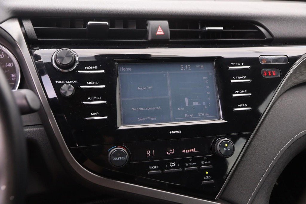 Used 2020 Toyota Camry SE image 14