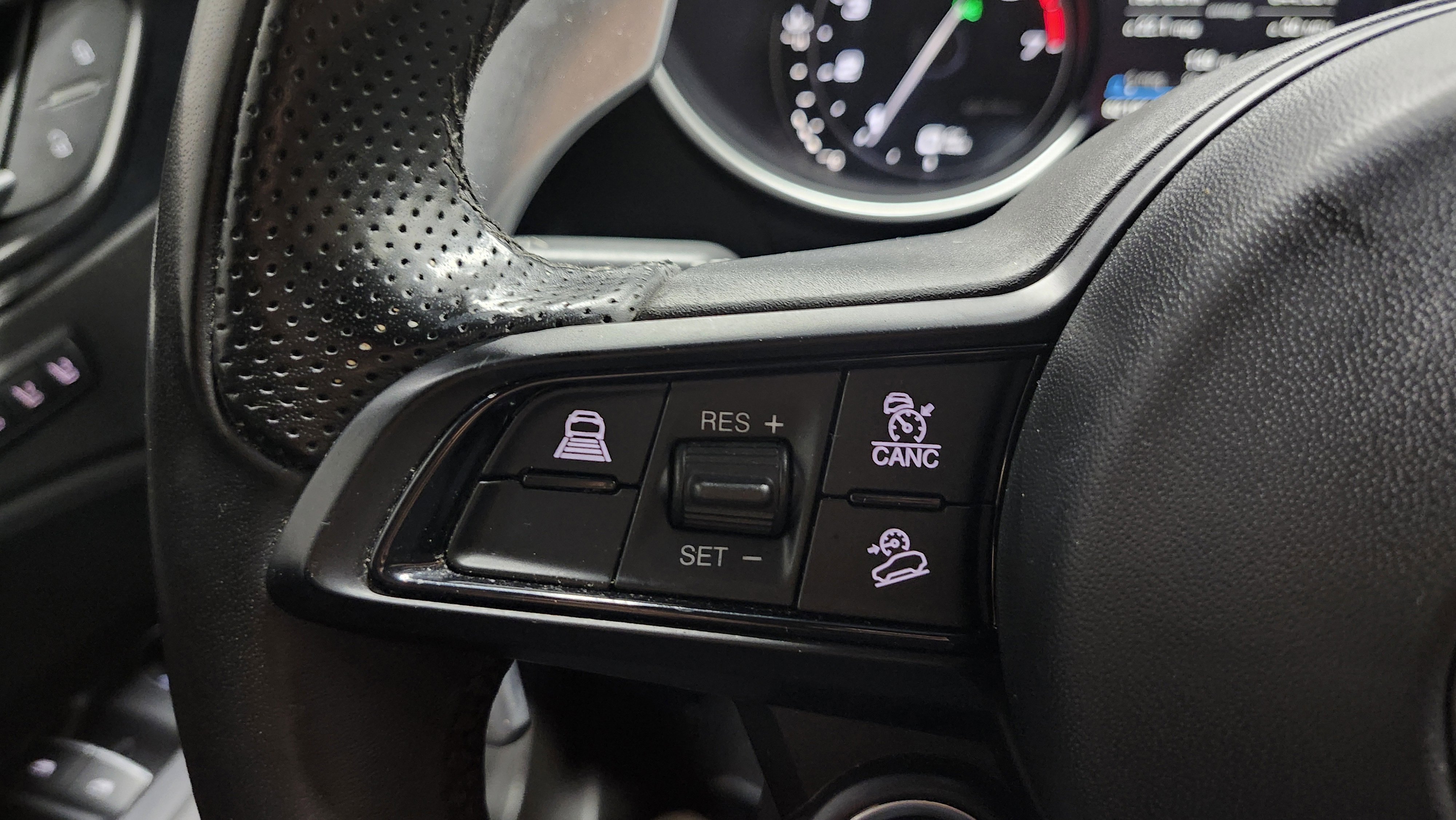 Used 2022 Alfa Romeo Stelvio Sprint image 34