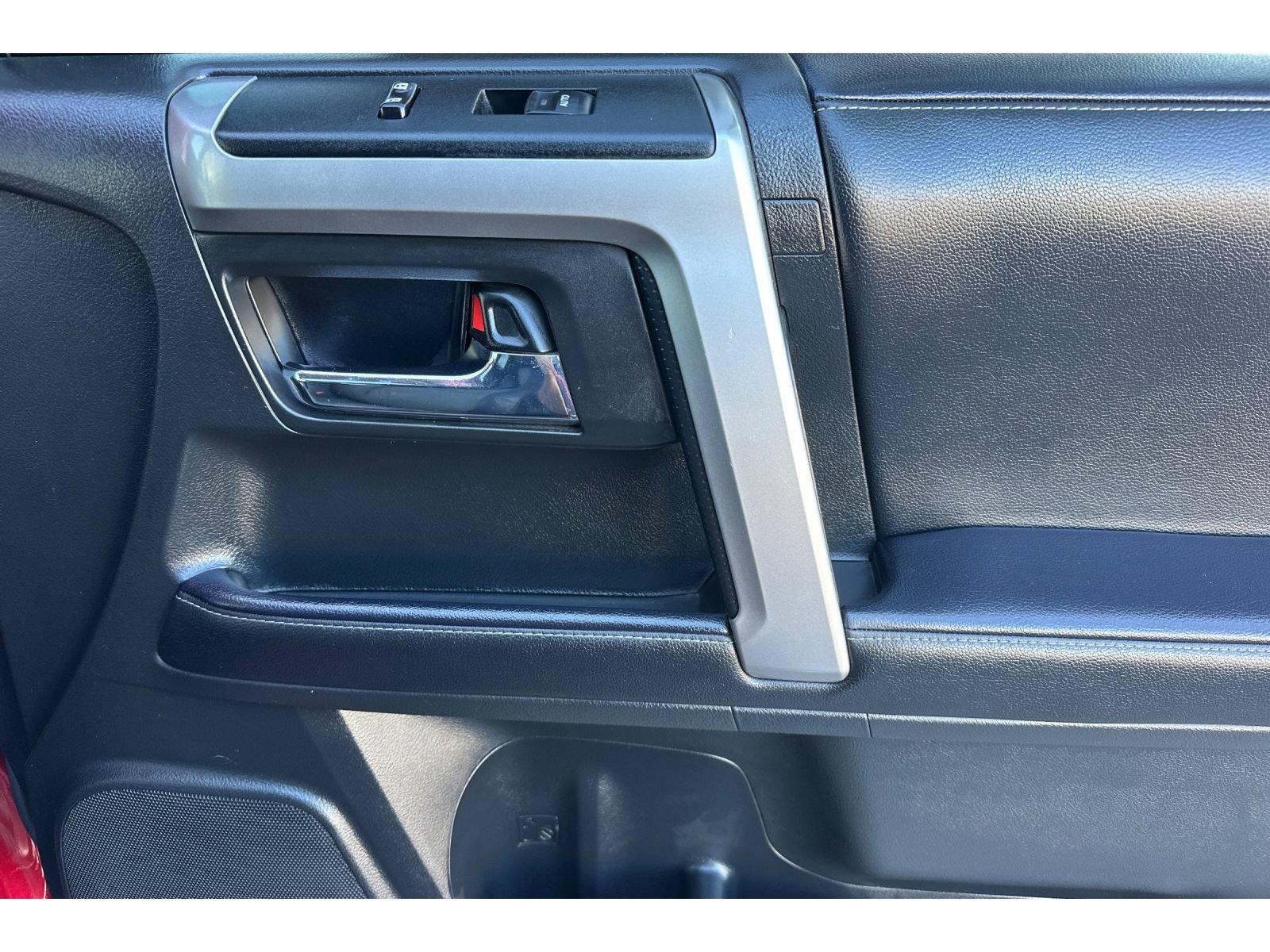Used 2022 Toyota 4Runner SR5 Premium w/ Moonroof Package AWD/4WD image 21