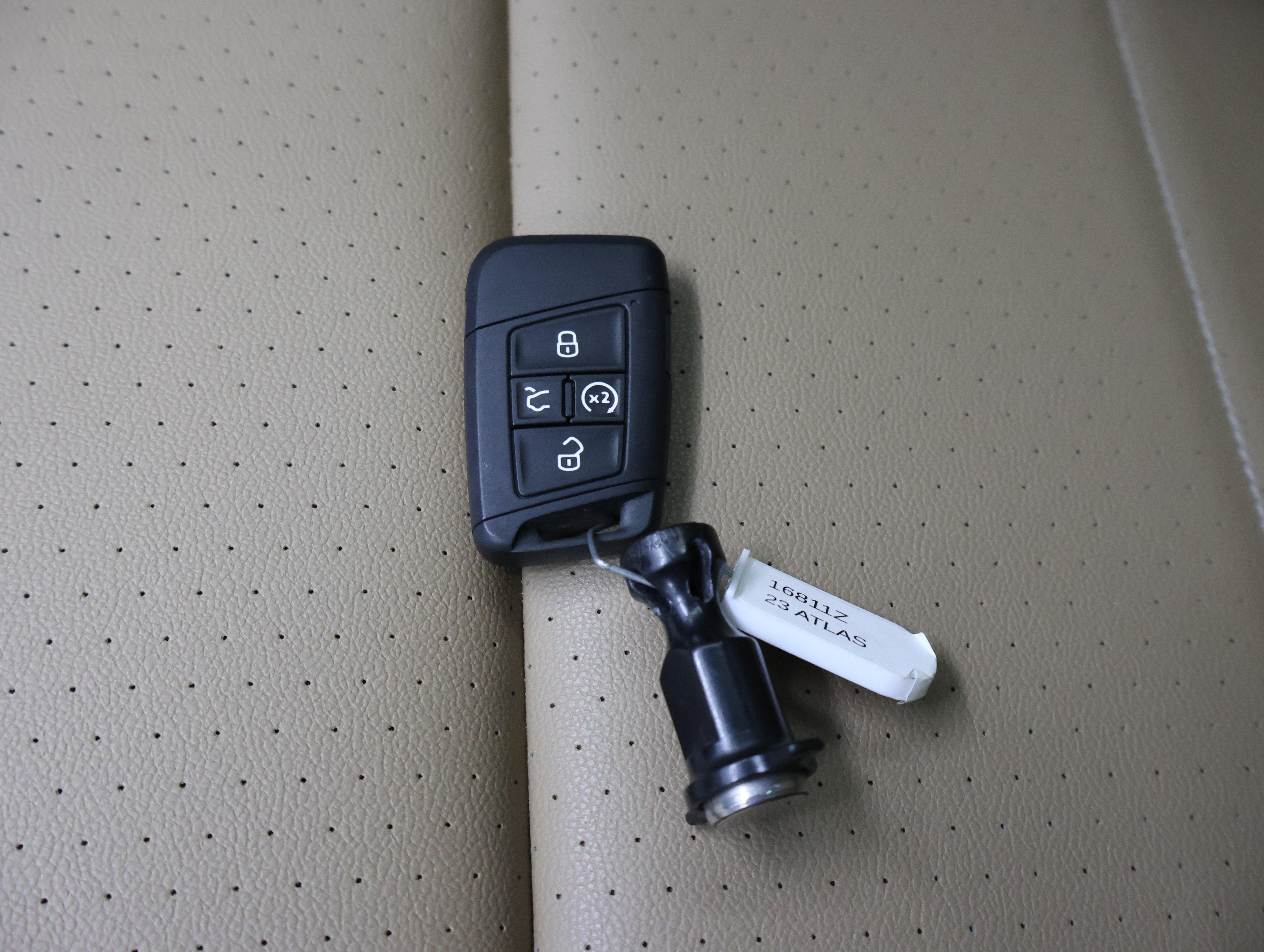 Used 2023 Volkswagen Atlas Cross Sport SEL R-Line AWD/4WD image 68