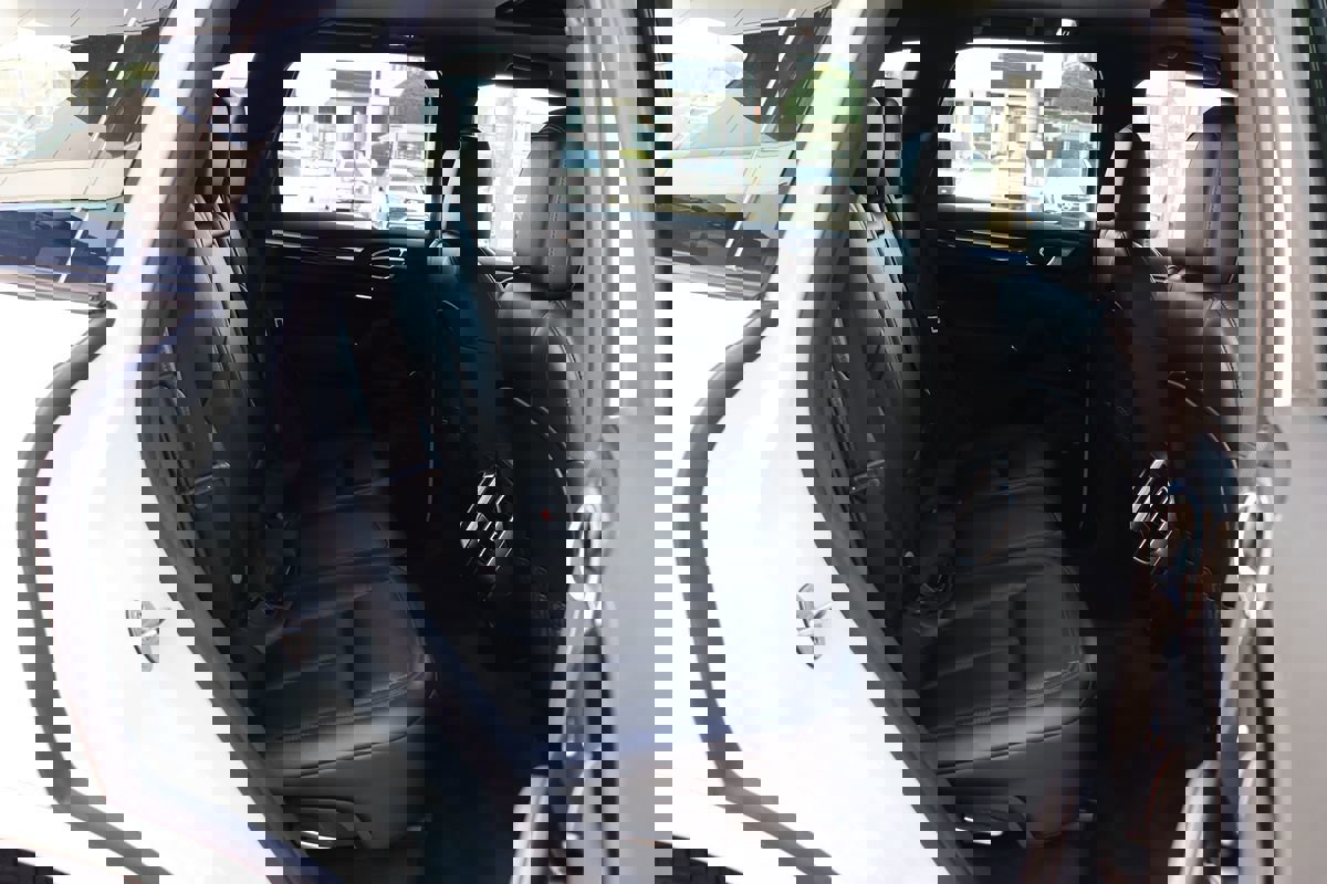 Used 2018 Porsche Cayenne Platinum Edition image 42