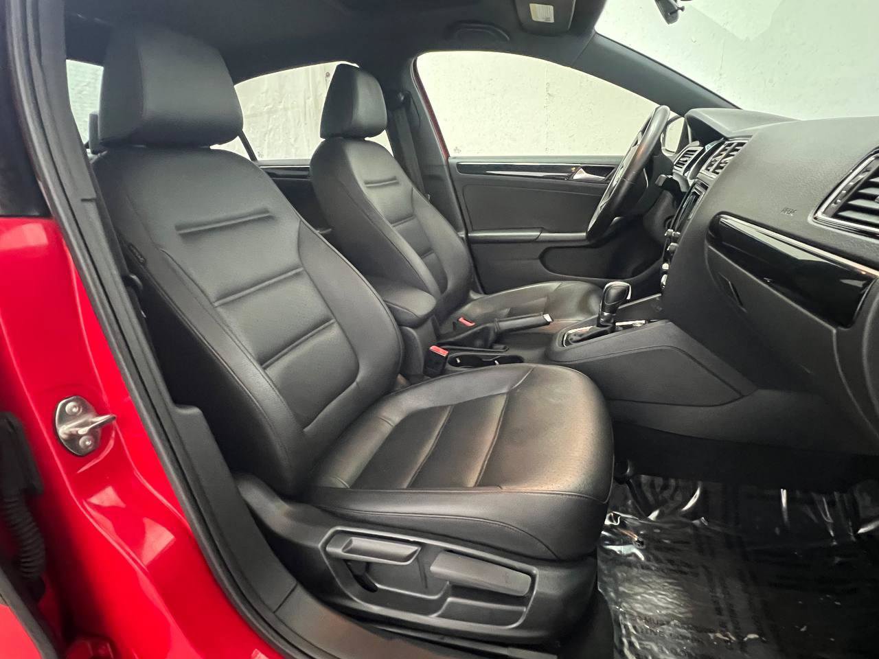 Used 2018 Volkswagen Jetta Sport image 12