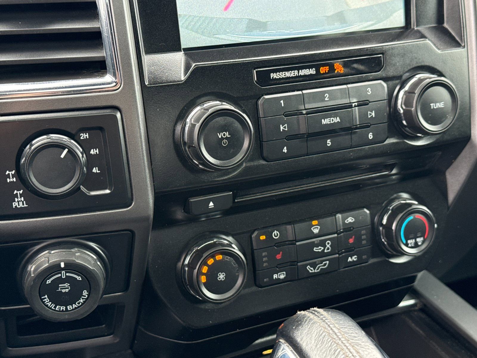 Used 2016 Ford F150 XLT w/ Equipment Group 302A Luxury image 23