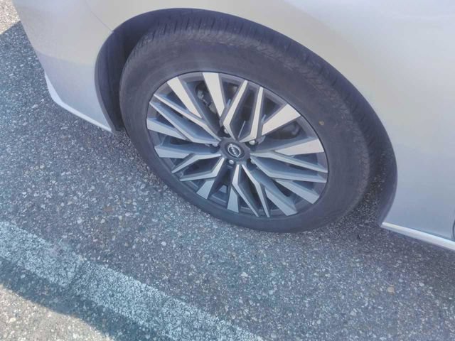 Used 2025 Nissan Altima 2.5 SV FWD image 8