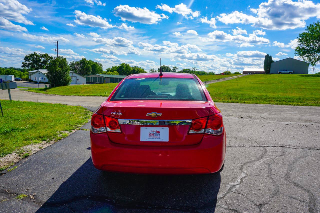 Used 2014 Chevrolet Cruze LS FWD image 4