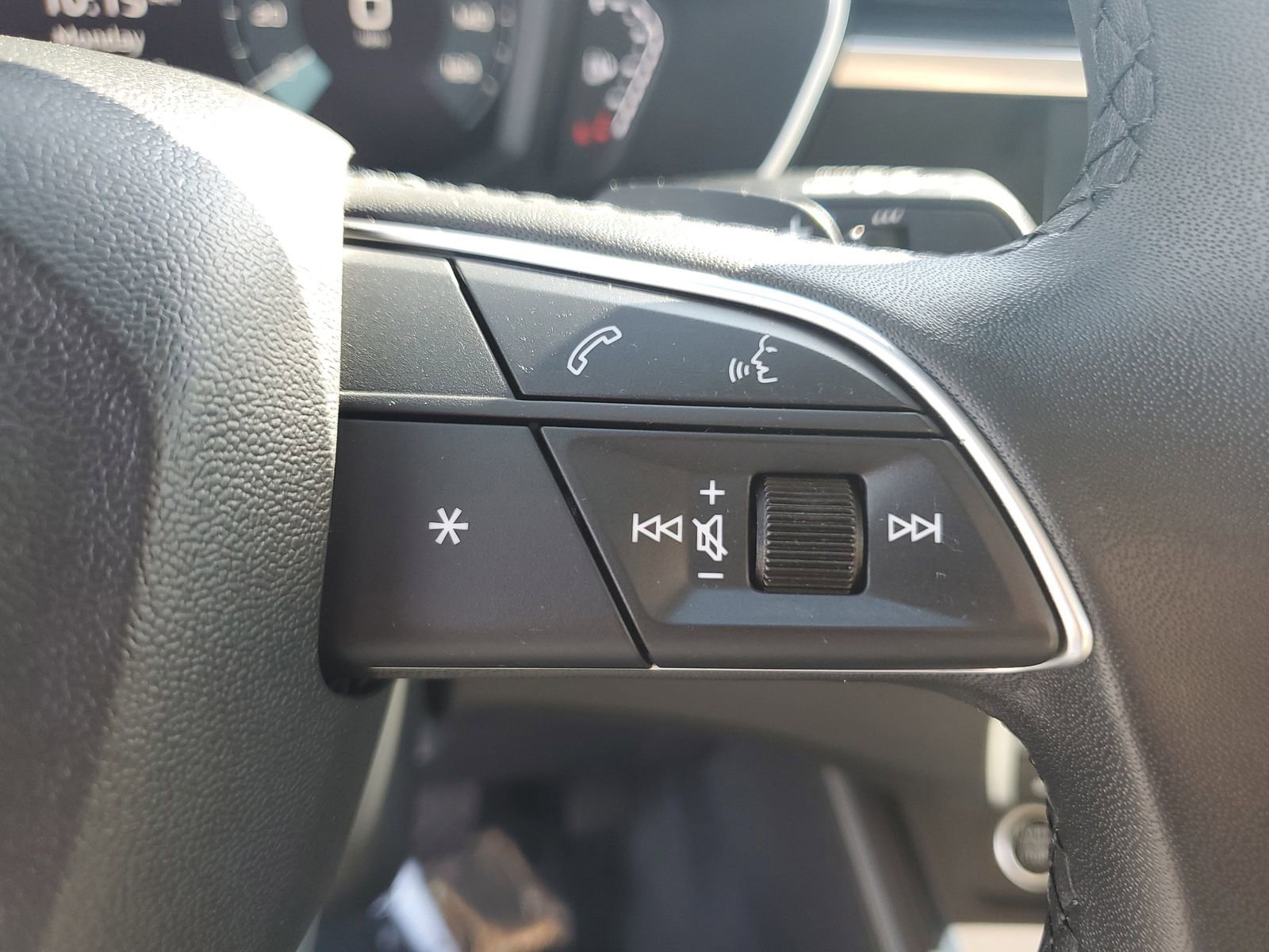 Used 2025 Audi Q3 2.0T Premium w/ Convenience Package image 31