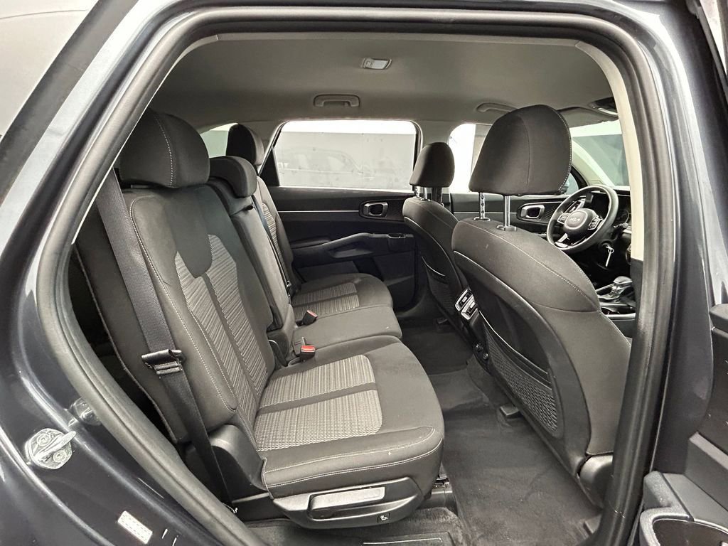 Used 2023 Kia Sorento LX FWD image 36
